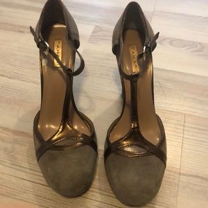 Tahari heels, gray and metallic bronze trim